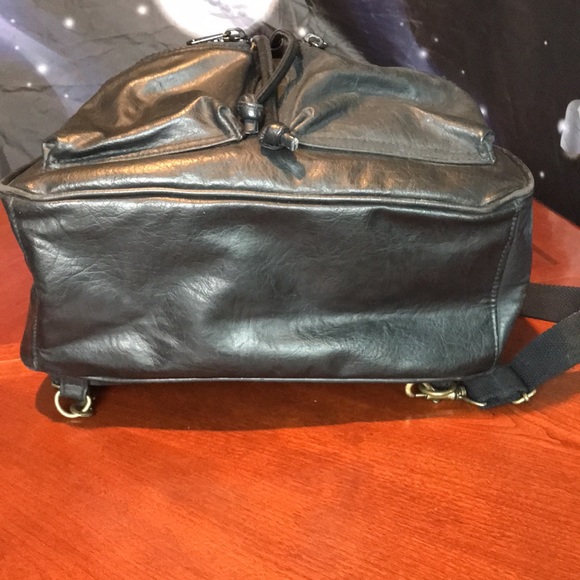 Cascade Falls Tandem black leather backpack - Picture 9 of 16